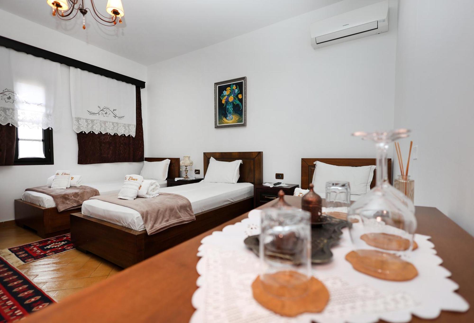 Villa Elmar Berat Exteriér fotografie