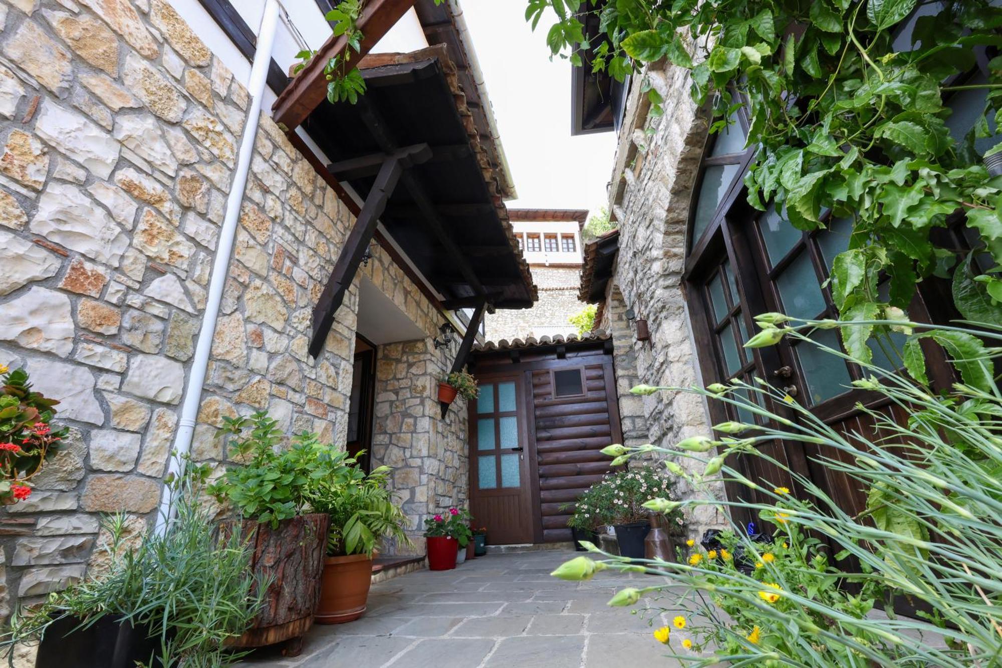 Villa Elmar Berat Exteriér fotografie